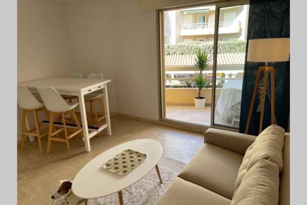 Confortable Appartement A קבלייר-סור-מר מראה חיצוני תמונה